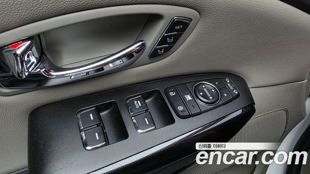 Kia Canival 2018 — photo 36