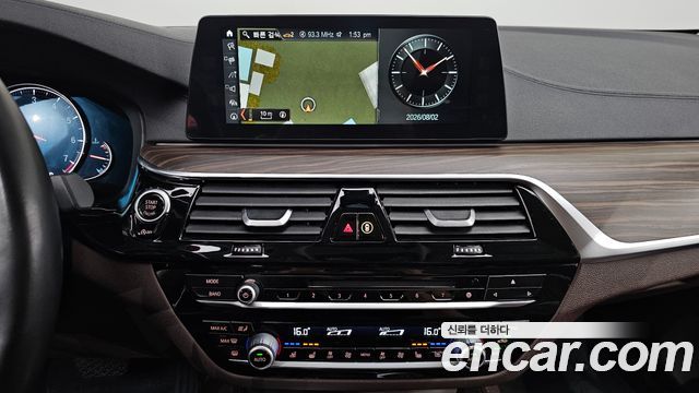 BMW 5-Series 2018 — photo 20