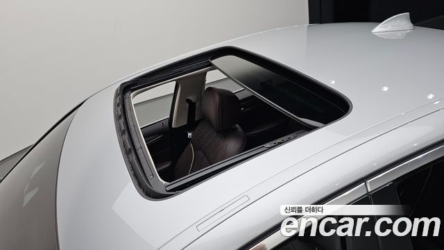 BMW 5-Series 2018 — photo 32