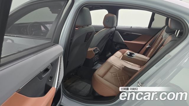 BMW 5-Series 2024 — photo 18