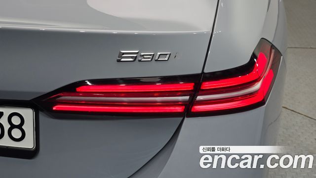 BMW 5-Series 2024 — photo 9