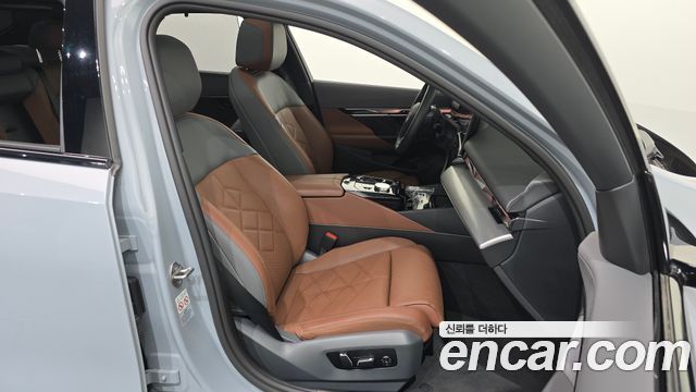 BMW 5-Series 2024 — photo 16