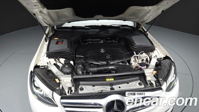 Mercedes-Benz GLC-Class 2016 — photo 6