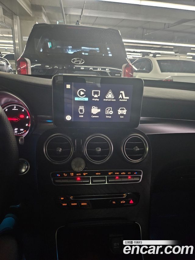 Mercedes-Benz GLC-Class 2016 — photo 9