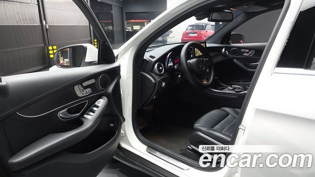 Mercedes-Benz GLC-Class 2016 — photo 10