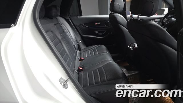 Mercedes-Benz GLC-Class 2016 — photo 12