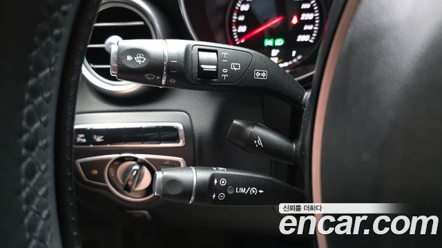 Mercedes-Benz GLC-Class 2016 — photo 17