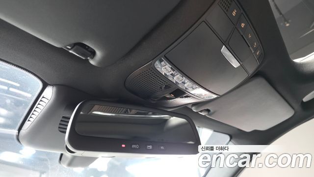 Mercedes-Benz GLC-Class 2016 — photo 18