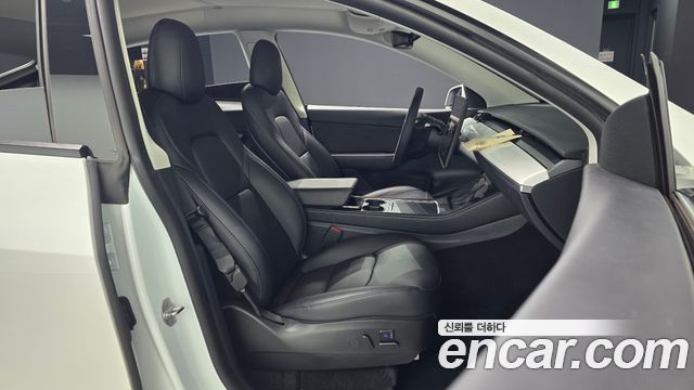 Tesla Model Y 2022 — photo 10