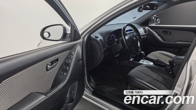 Hyundai AVANTE 2010 — photo 11