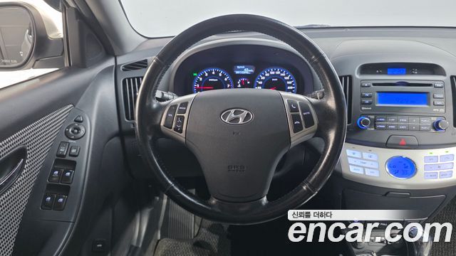 Hyundai AVANTE 2010 — photo 13