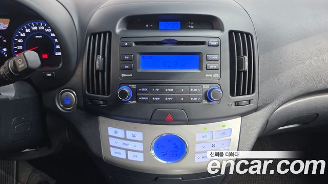 Hyundai AVANTE 2010 — photo 15