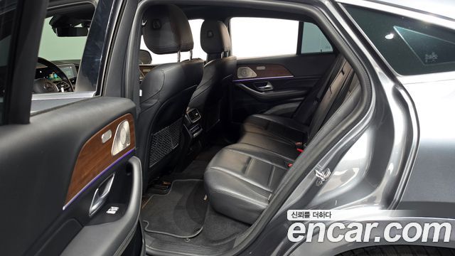 Mercedes-Benz GLE-Class 2021 — photo 17