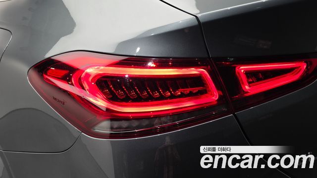 Mercedes-Benz GLE-Class 2021 — photo 9