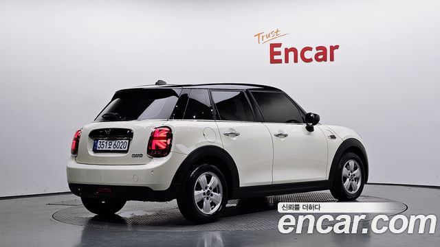 Mini Cooper 2020 — photo 2