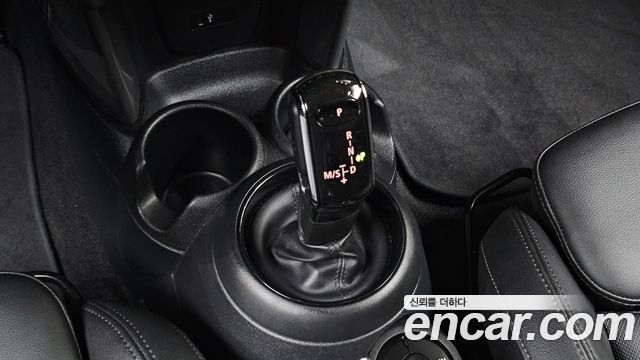 Mini Cooper 2020 — photo 9