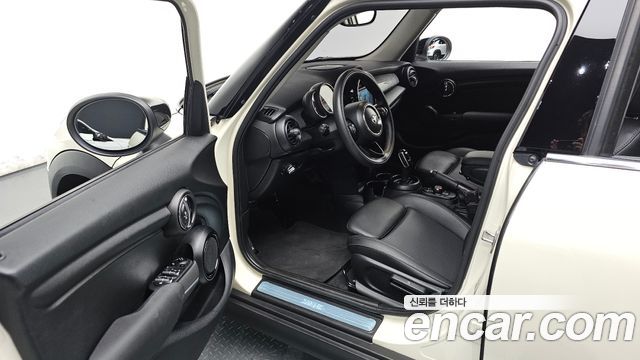 Mini Cooper 2020 — photo 10