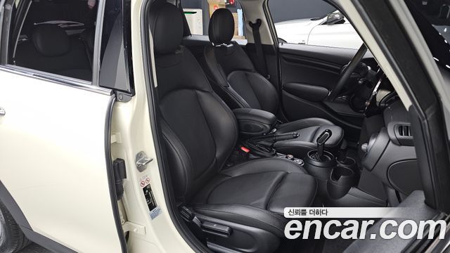 Mini Cooper 2020 — photo 11