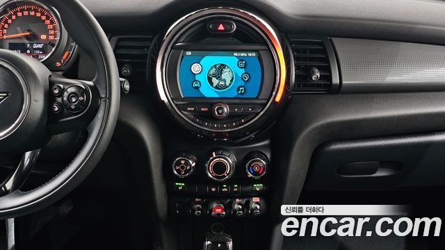 Mini Cooper 2020 — photo 15