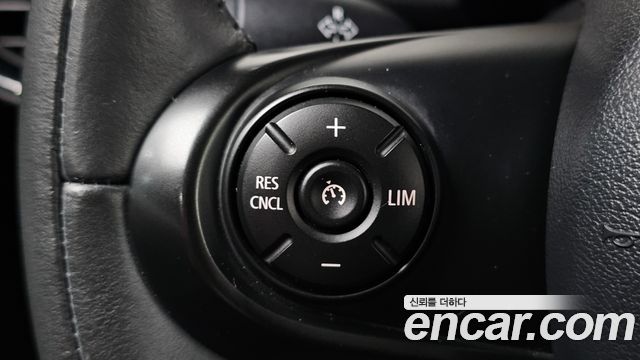 Mini Cooper 2020 — photo 17