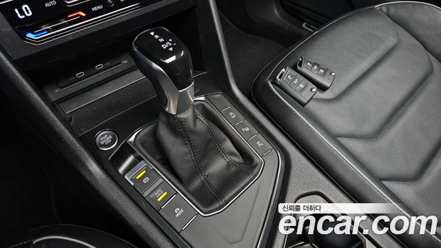 Volkswagen Tiguan 2022 — photo 12
