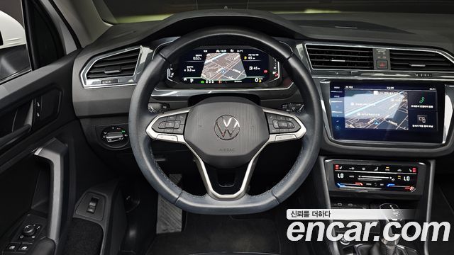 Volkswagen Tiguan 2022 — photo 18