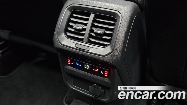 Volkswagen Tiguan 2022 — photo 23