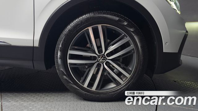 Volkswagen Tiguan 2022 — photo 7