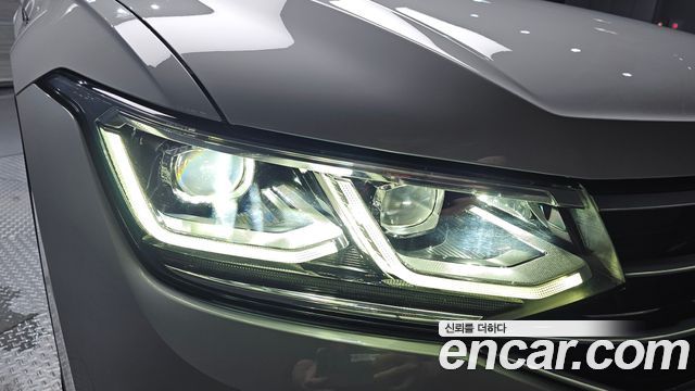 Volkswagen Tiguan 2022 — photo 8