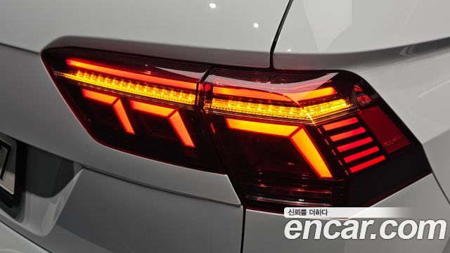 Volkswagen Tiguan 2022 — photo 9