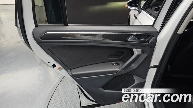 Volkswagen Tiguan 2022 — photo 15