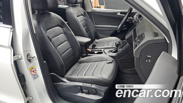 Volkswagen Tiguan 2022 — photo 16