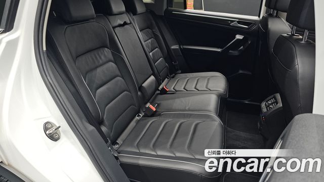 Volkswagen Tiguan 2022 — photo 28
