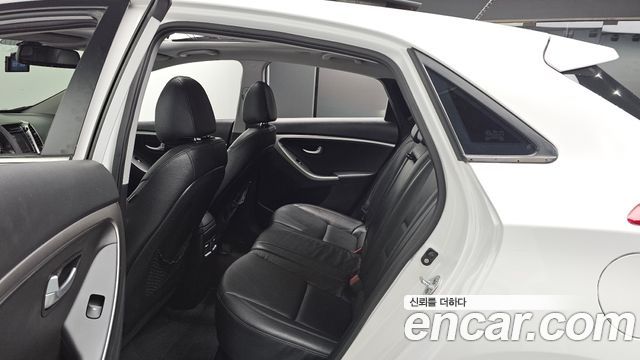 Hyundai i30 2012 — photo 18