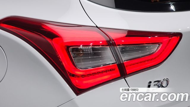 Hyundai i30 2012 — photo 9