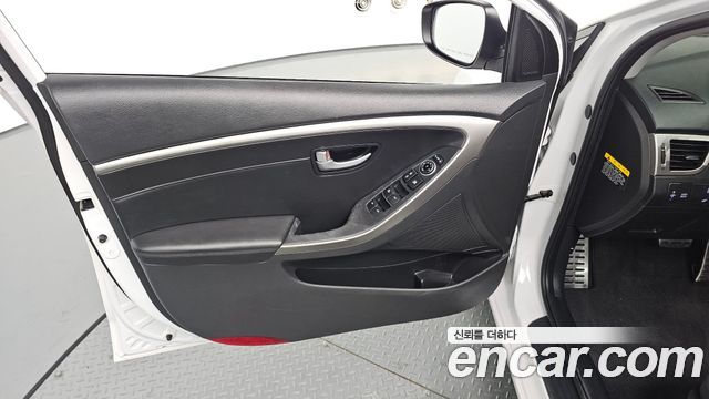 Hyundai i30 2012 — photo 14