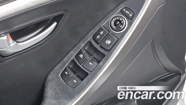 Hyundai i30 2012 — photo 27