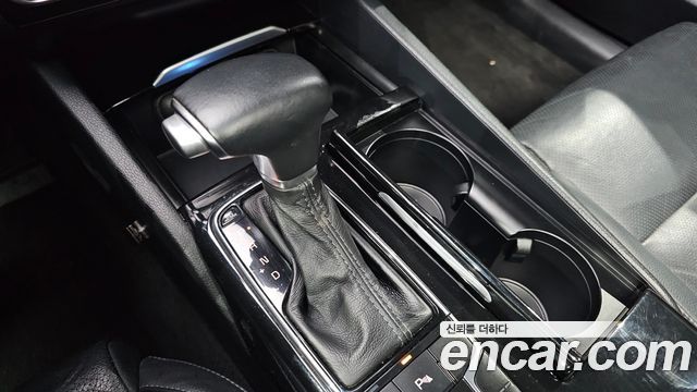 Kia K7 2016 — photo 12
