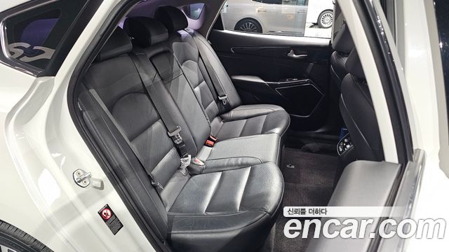 Kia K7 2016 — photo 17