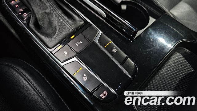 Kia K7 2016 — photo 25