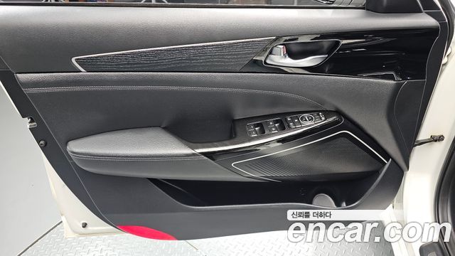 Kia K7 2016 — photo 14