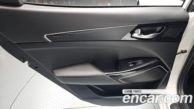 Kia K7 2016 — photo 15