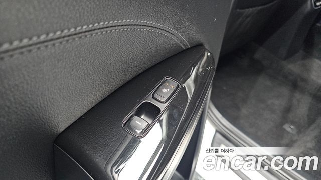 Kia K7 2016 — photo 32