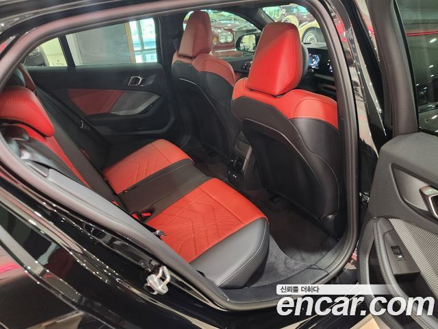 BMW 1-Series 2025 — photo 12