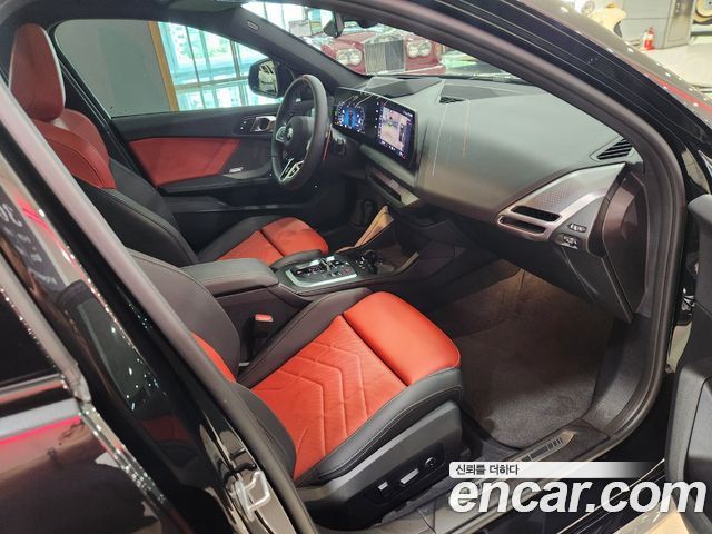 BMW 1-Series 2025 — photo 13
