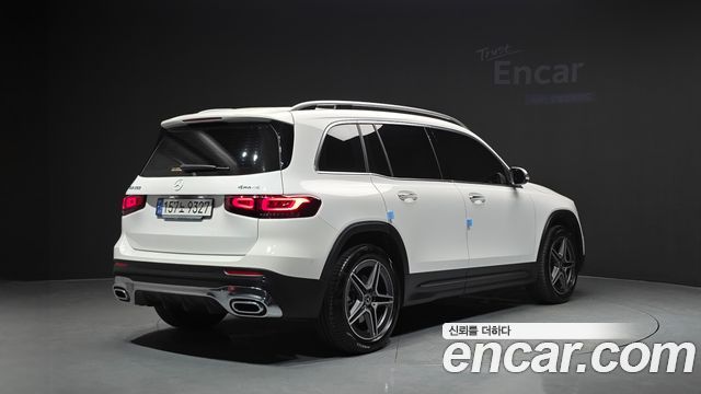 Mercedes-Benz GLB-Class 2023 — photo 2