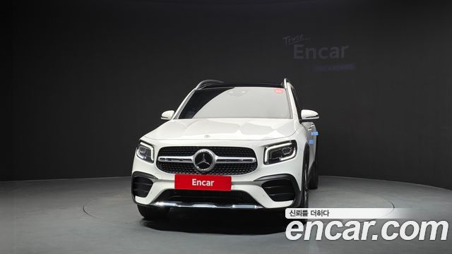 Mercedes-Benz GLB-Class 2023 — photo 3