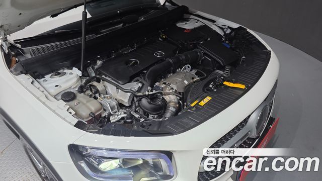 Mercedes-Benz GLB-Class 2023 — photo 6