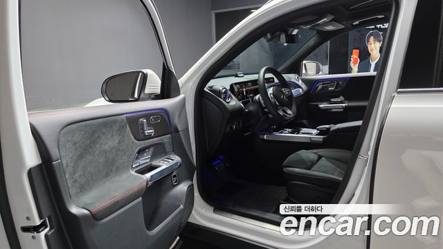 Mercedes-Benz GLB-Class 2023 — photo 13