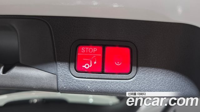 Mercedes-Benz GLB-Class 2023 — photo 22